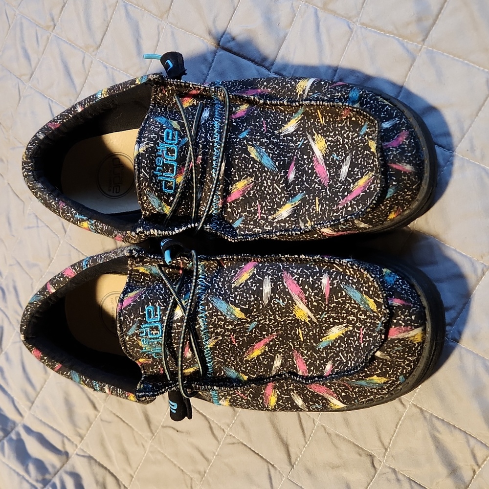 Hey Dudes men's size 11 barely used condition